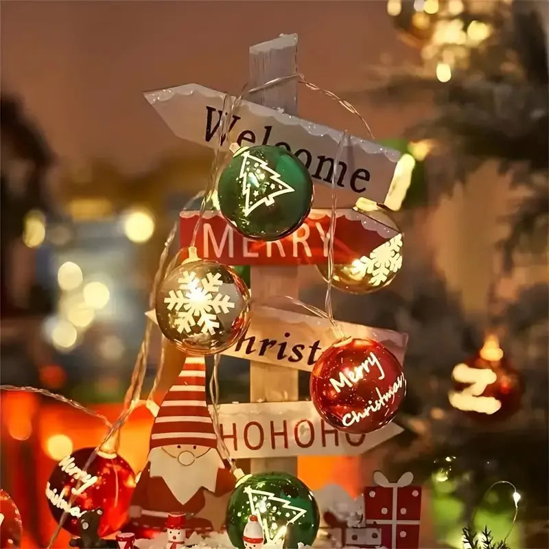 Tira de luces LED decorativas con dibujos navideños.            