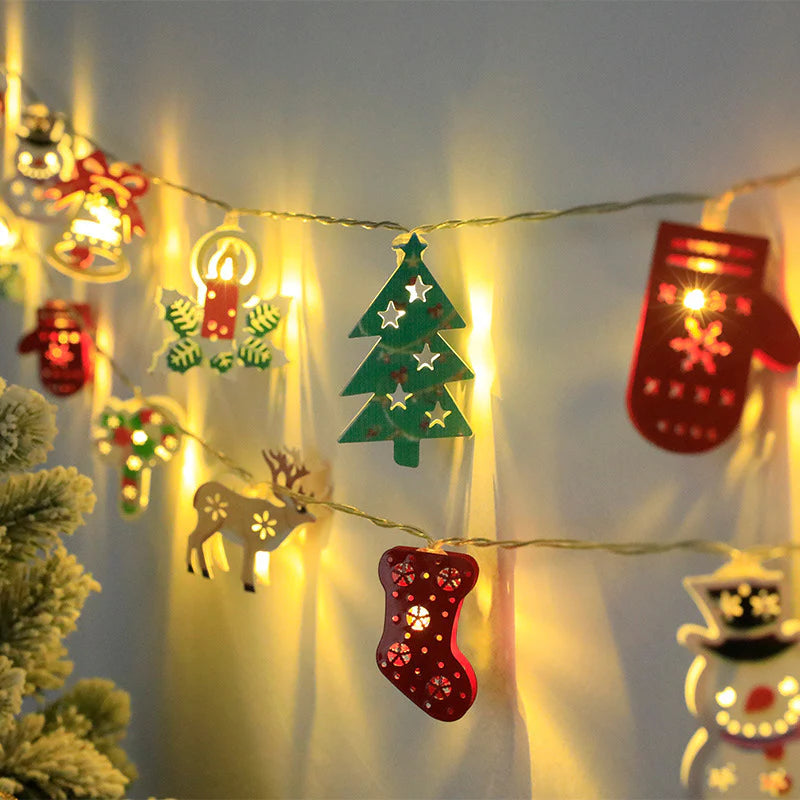 Guirnalda de luces con adornos Navideños.